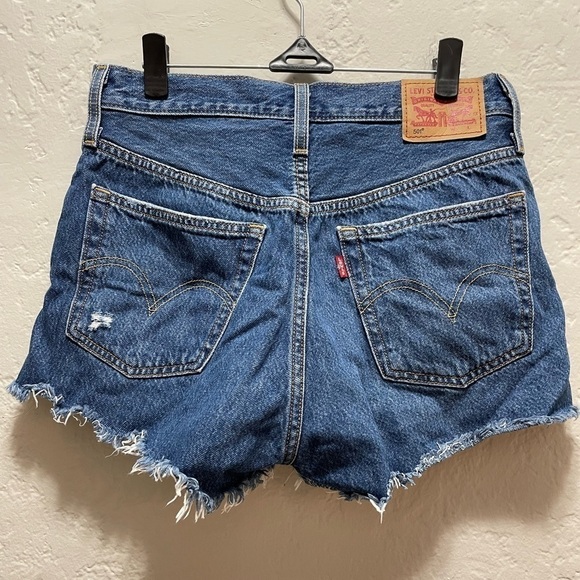 LEVI’S 501 Distressed Denim Shorts size 26 - Picture 4 of 6